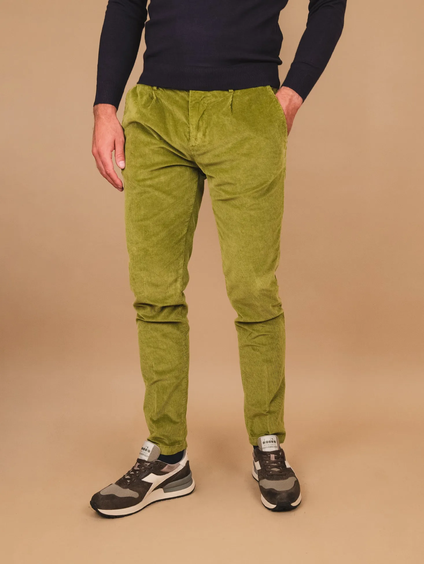 PANTALONE IN VELLUTO VERDE PISTACCHIO CON TASCA A FILO